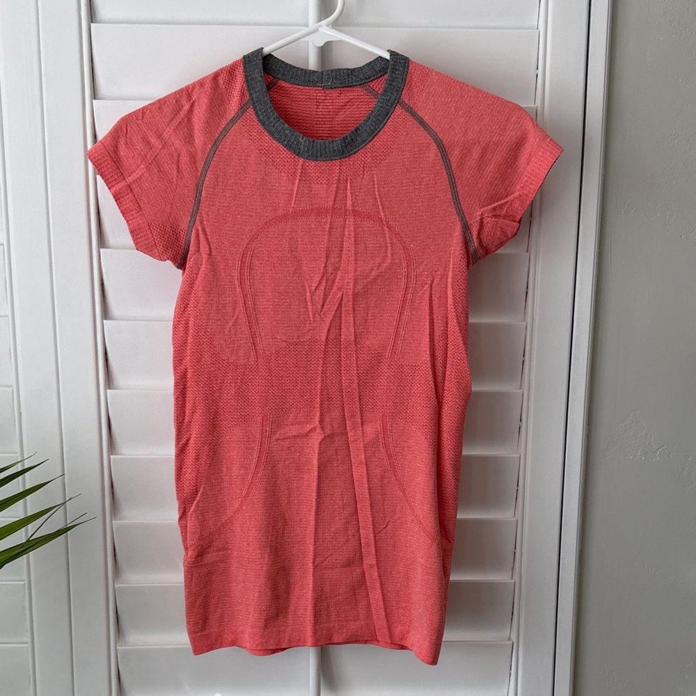 Lululemon coral Short Sleeve Tee with Gray Trim